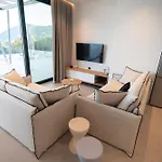 Eleage * Katouna