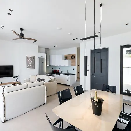 Eleage Villa *